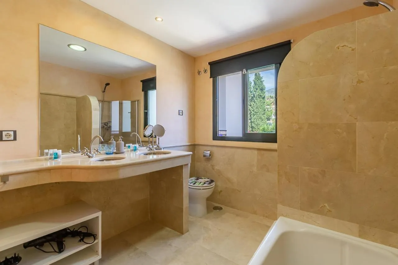 Tranquil 2 Bed Villa With Private Pool + Sea View! Benalmádena