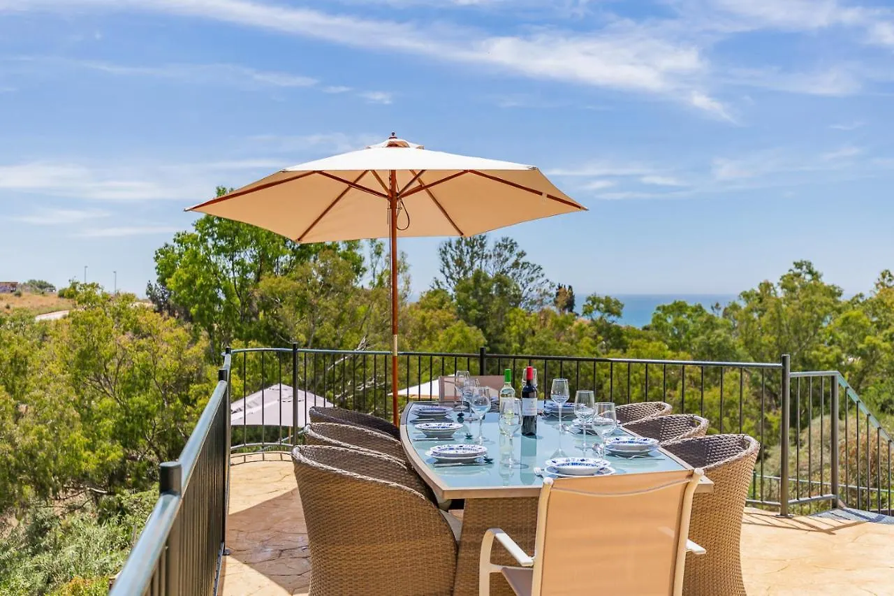 Tranquil 2 Bed Villa With Private Pool + Sea View! بينالماذينا